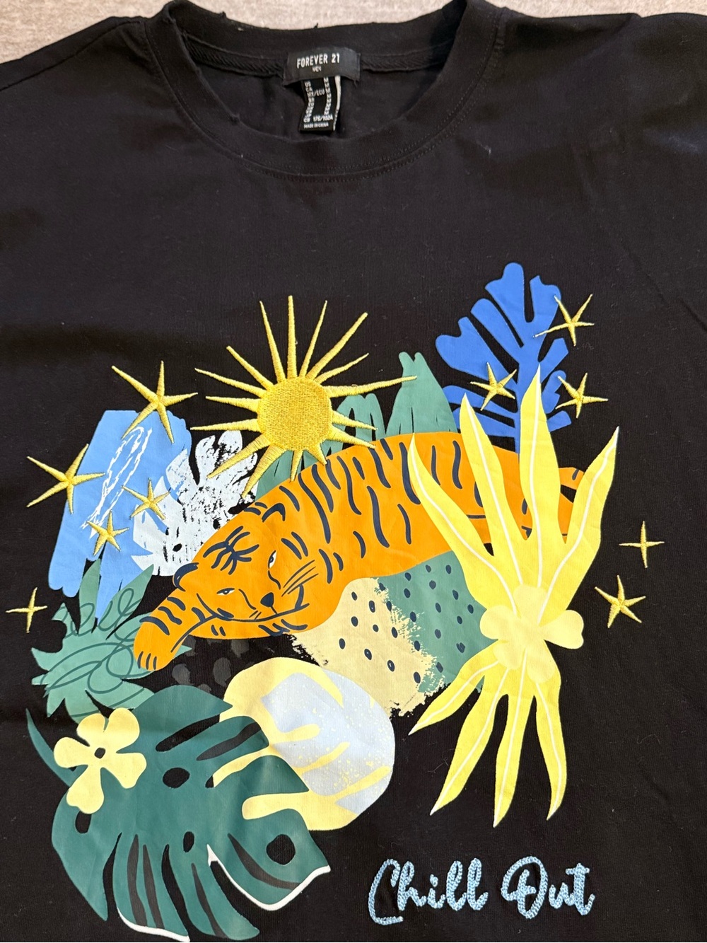 Forever 21 Men’s Black Tee with Yellow & Blue Tropical Tiger Graphic